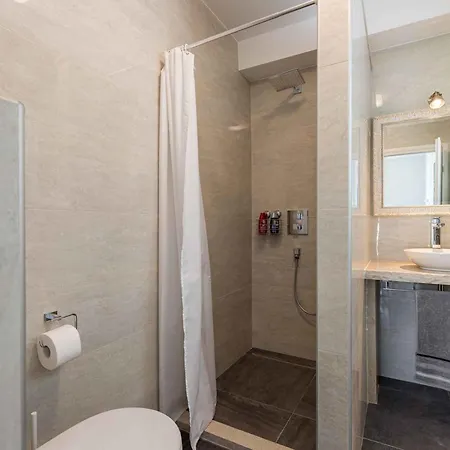 Anela 43259 Porec