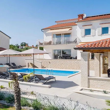 Anela 43259 Villa Porec